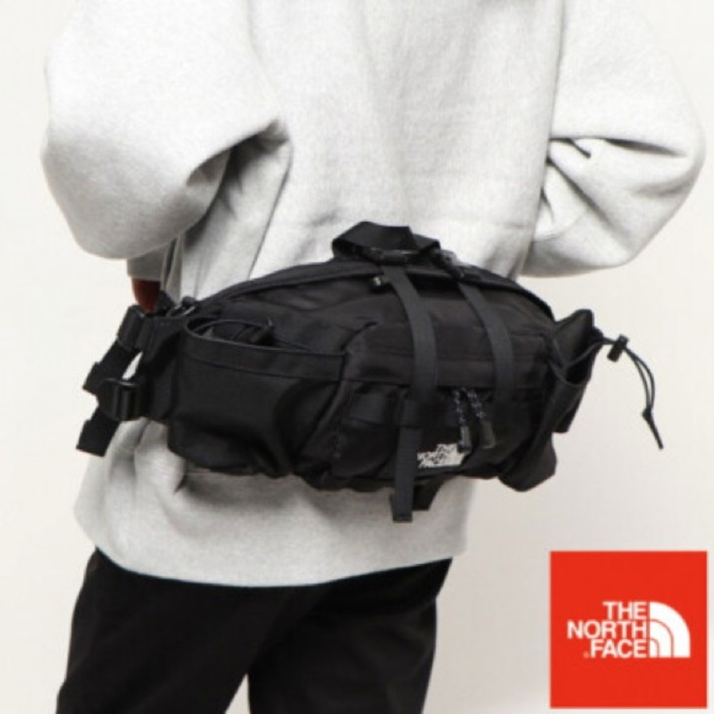 The North Face Lumbar Fanny Pack  in black